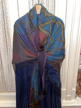 Load image into Gallery viewer, Hermes Silk Mousseline GM Shawl “COUP DE FOUET” designed by Florence Malnik 140.