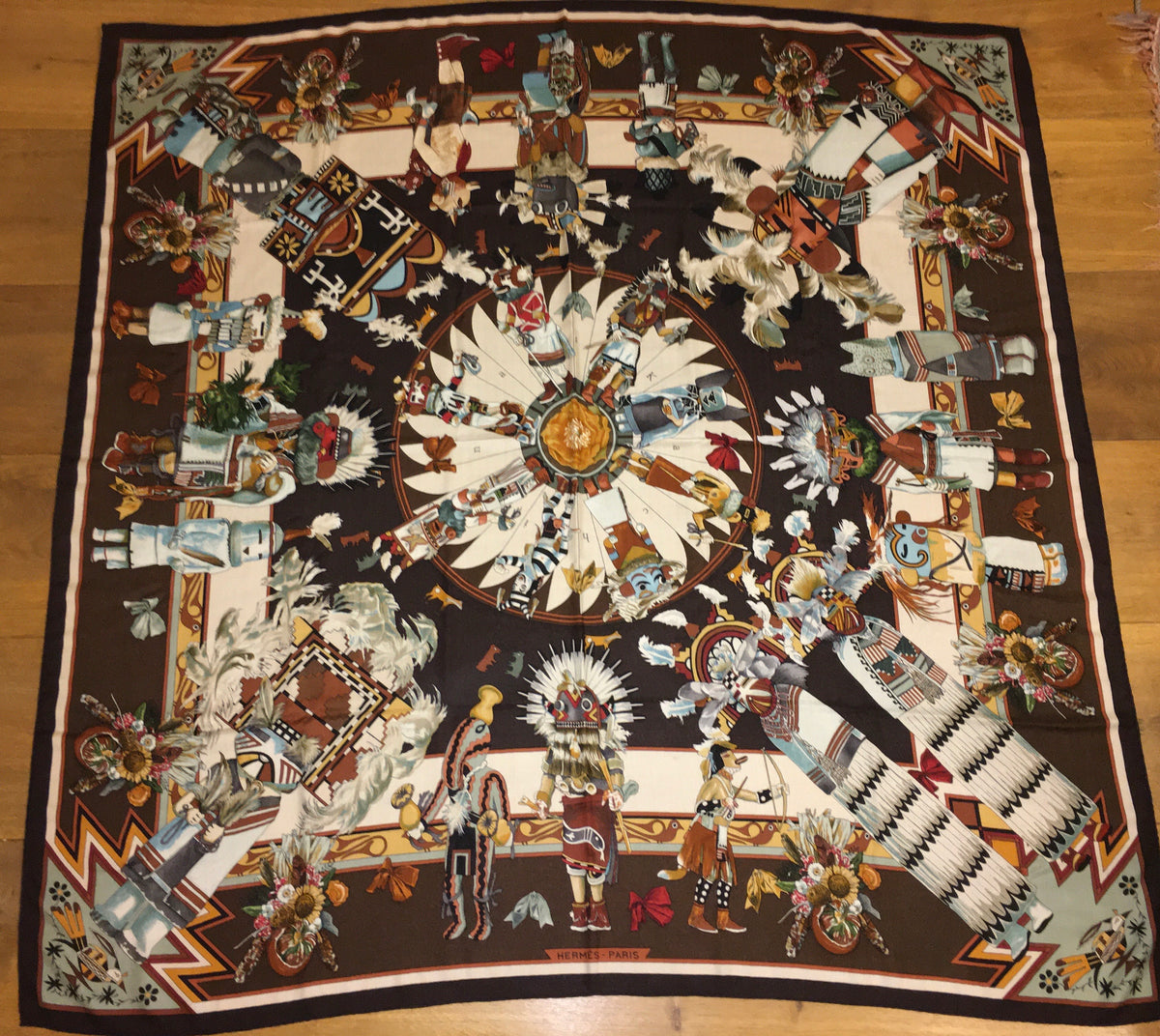 ☘️未使用に近い☘️ HERMES　Kachinas カチナ　マキシツイリー Hermes Scarf Kachina by Kermit Oliver 90 cm Silk native pink