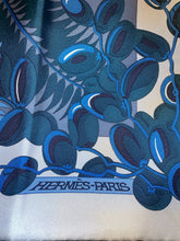 Load image into Gallery viewer, Hermes Silk GM Shawl « Mythiques Phoenix/A cheval sur mon carré » 140.