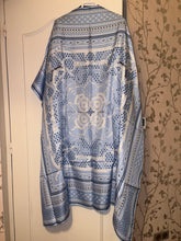 Load image into Gallery viewer, Hermes Silk GM Shawl “Eperon d’Or Bandana” by Henri d’Origny 140.