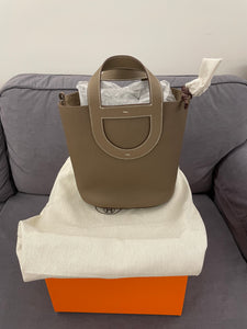 Hermès In-the-Loop 23 bag, étoupe/étoupe