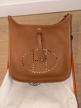 Load image into Gallery viewer, Hermes Evelyne III 29 bag