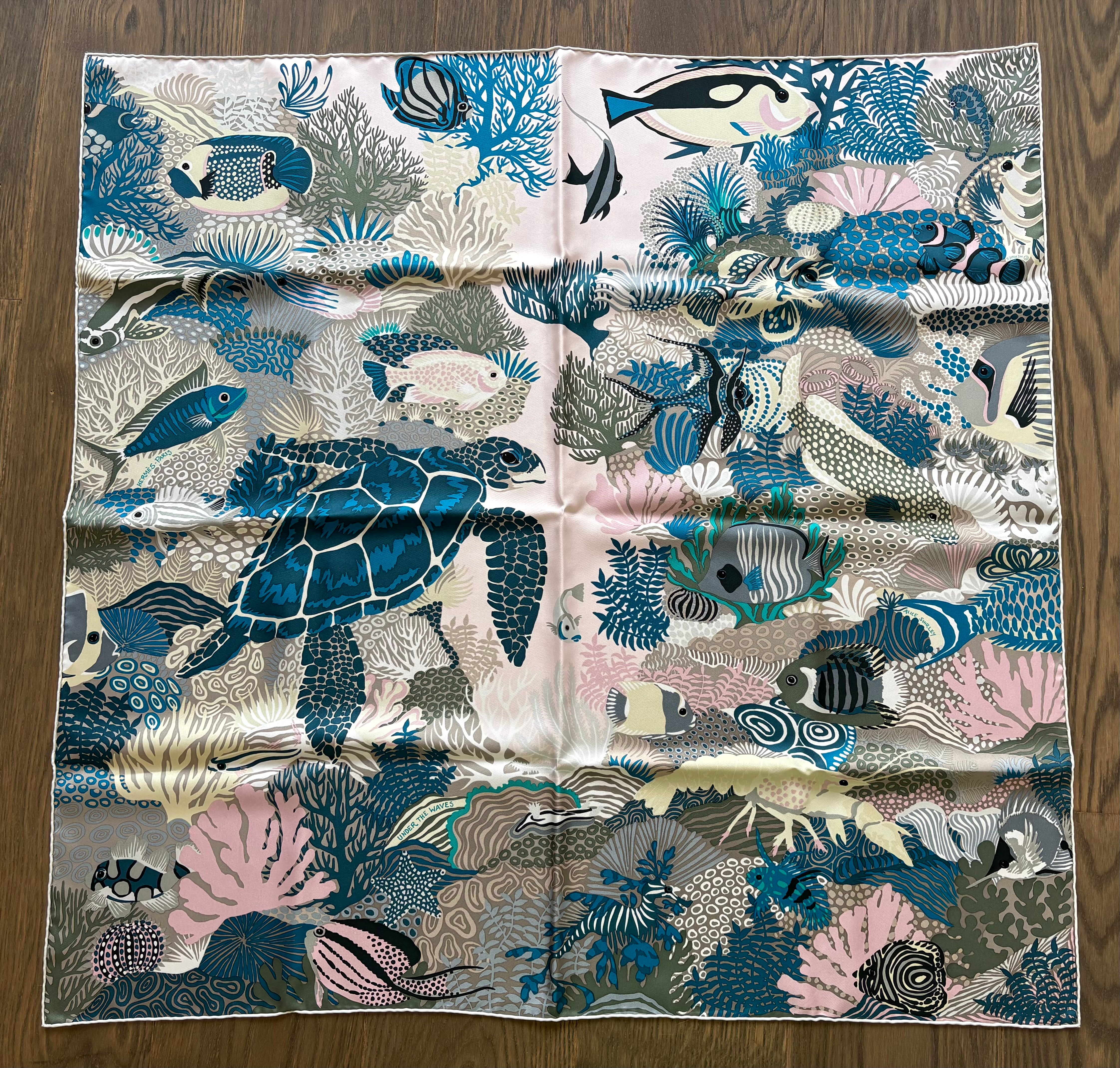 【希少】HERMES ツイリー UNDER THE WAVES Hermes Silk Twill Scarf “Under the Waves” by Alice Shirley