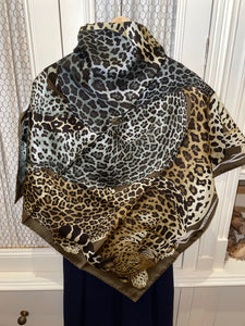 Hermès Silk Scarf « Lazy Leopardesses » by Arlette Ess.